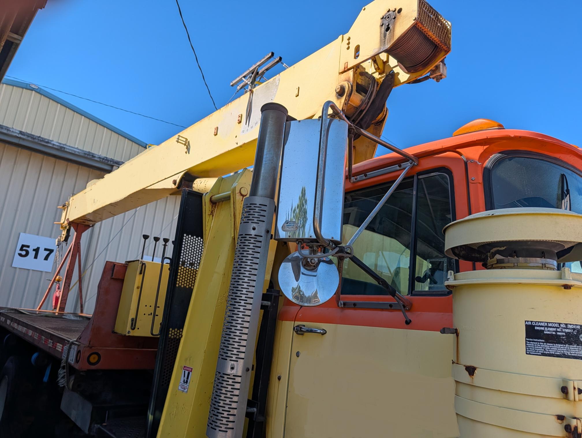 2003 NATIONAL 800D - Image 3